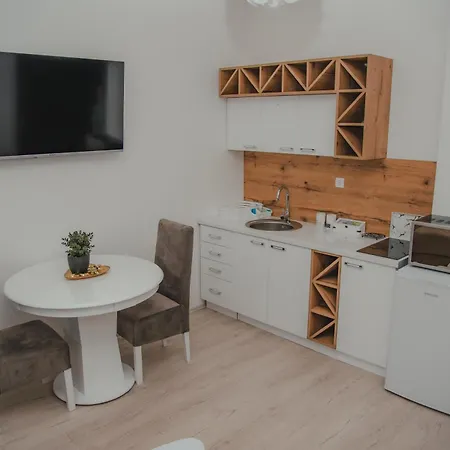 Jes 아파트 레스코바츠